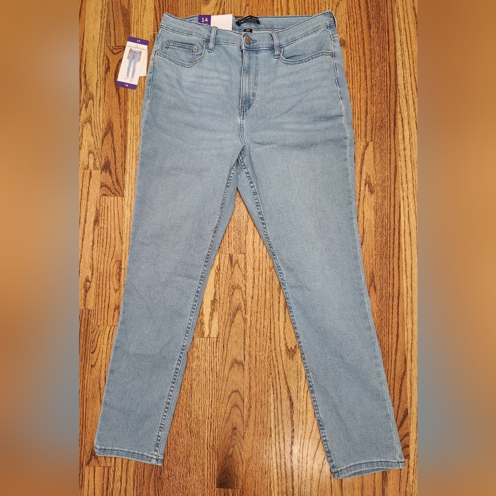 New Calvin Klein Jeans Women's High Rise Skinny Jeans Size: 14 Inseam: 29"